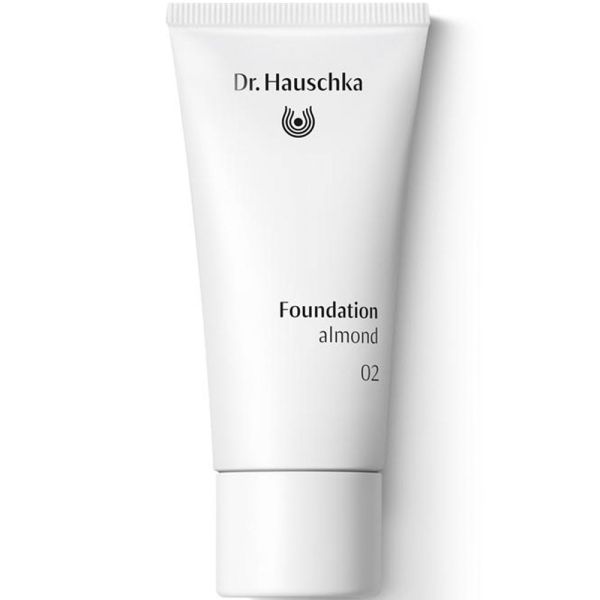 Dr. Hauschka Foundation 02 almond