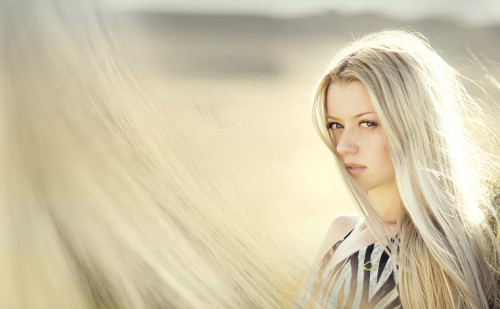 Beschwingt durch den Tag – Mehr Volumen für feines Haar Beschwingt durch den Tag – Mehr Volumen für feines Haar